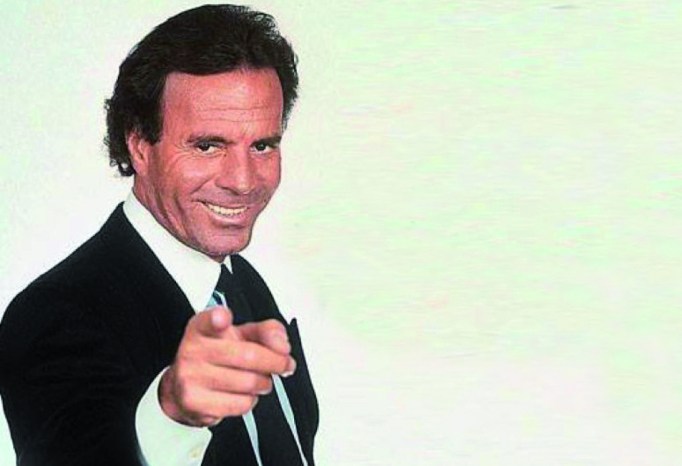 los-17-mejores-memes-de-julio-iglesias-en-el-dia-de-su-cumpleanos-y-lo-sabes